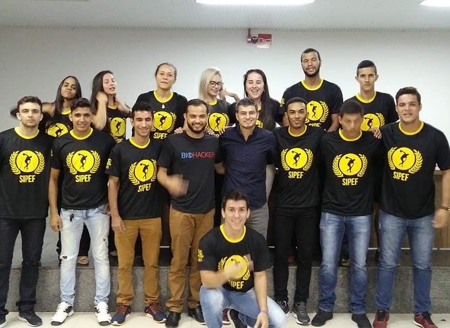 Tiago Pereiras com a turma do SIPEF